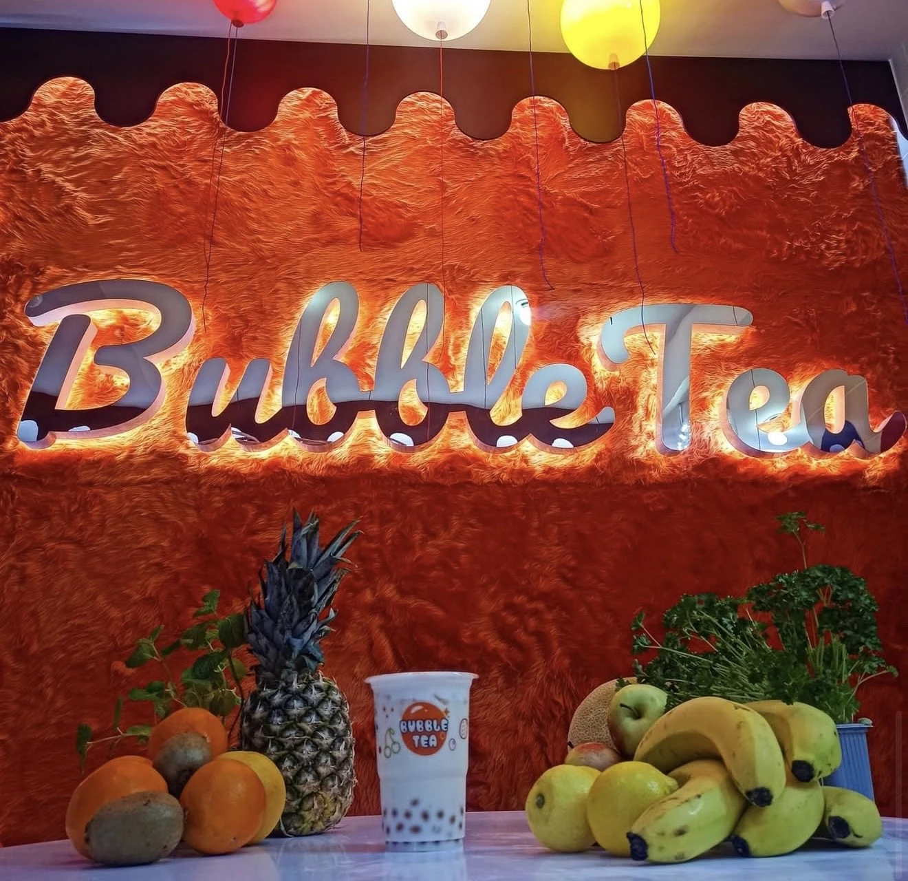 Neon i owoce w Bubbles&Candies